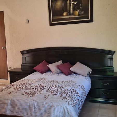 Room In Guest Room - Padrinos Hostal La Paz Full House 外观 照片