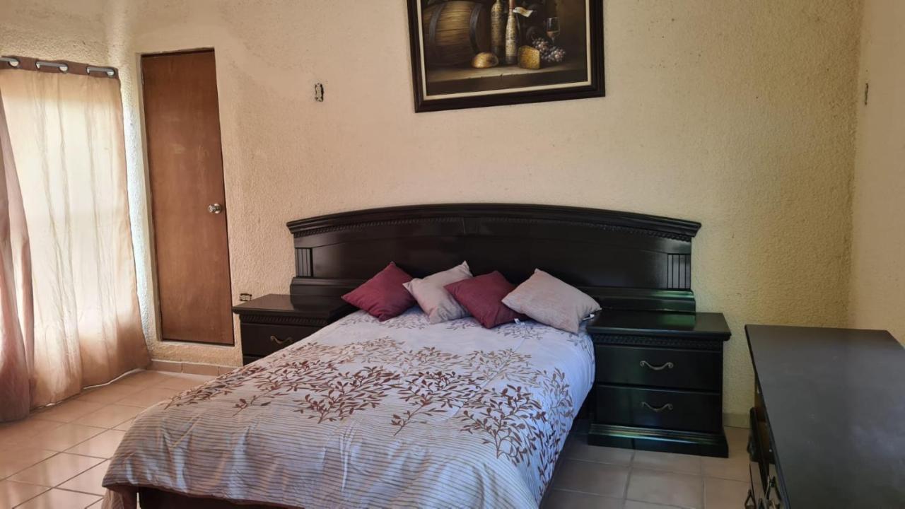 Room In Guest Room - Padrinos Hostal La Paz Full House 外观 照片